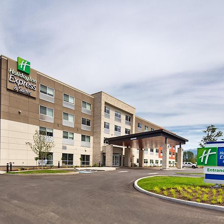 Holiday Inn Express & Suites Terrace By Ihg Bagian luar foto