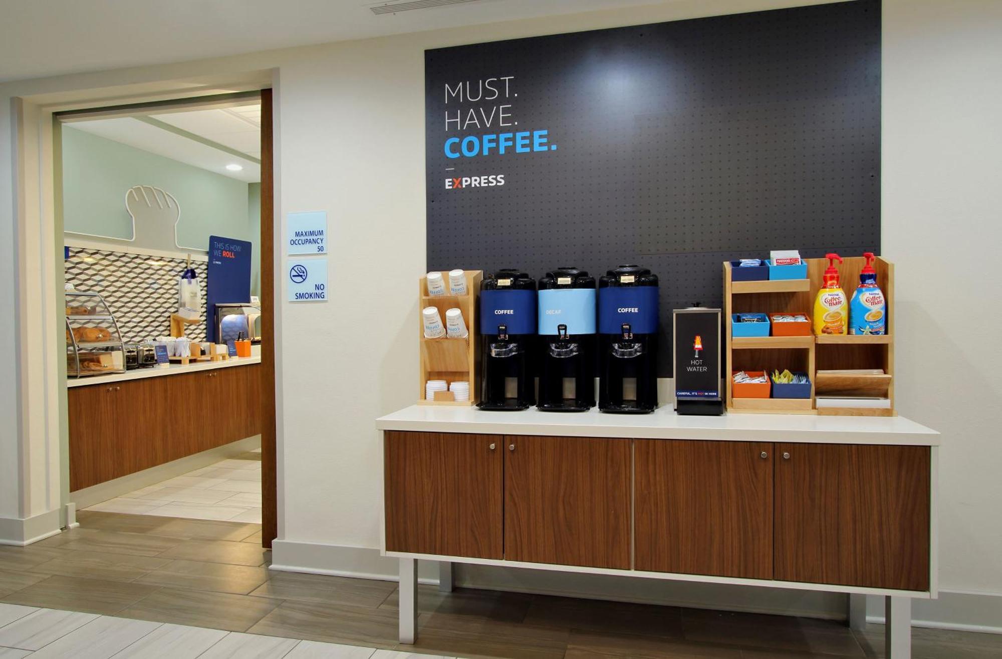 Holiday Inn Express & Suites Terrace By Ihg Bagian luar foto