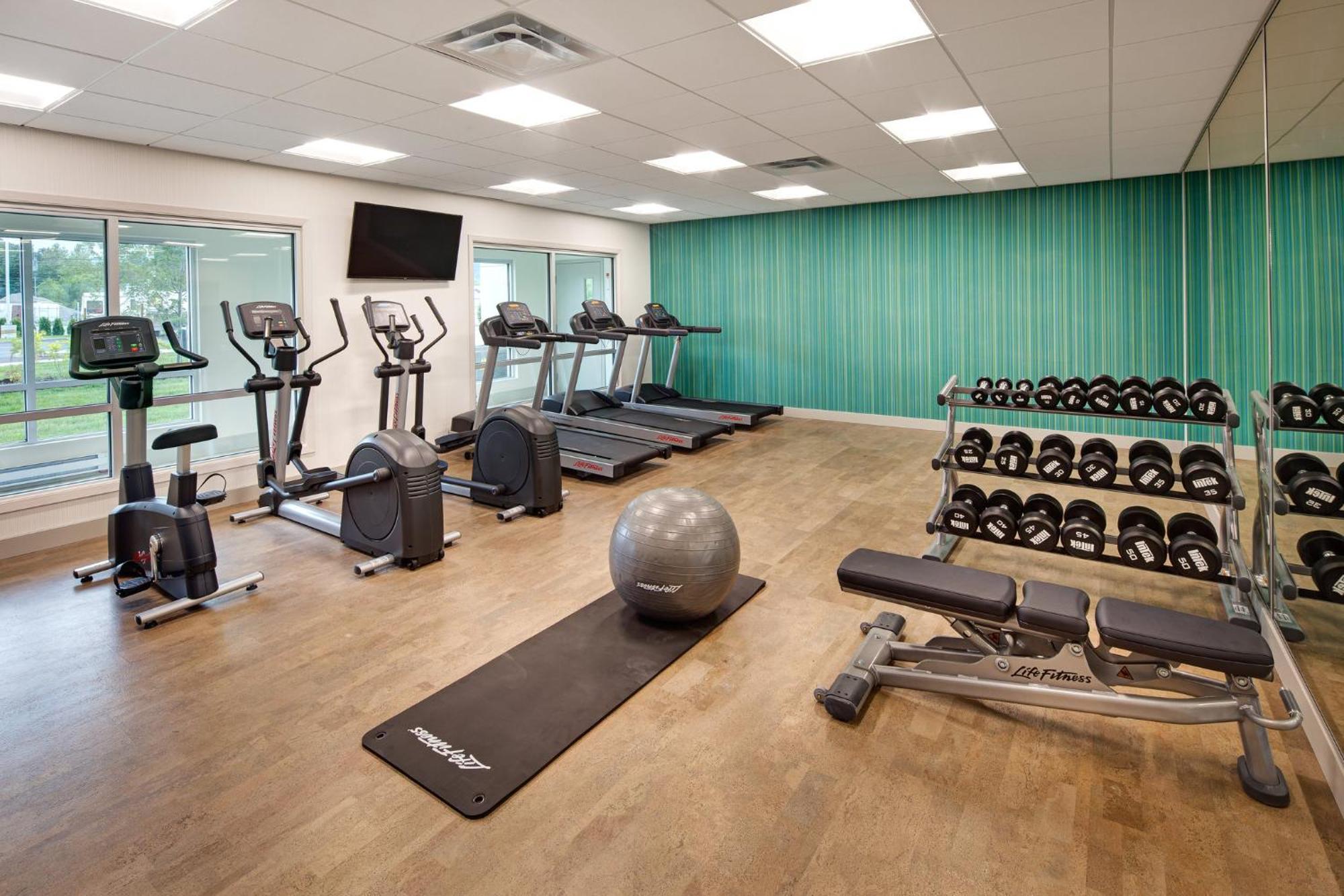 Holiday Inn Express & Suites Terrace By Ihg Bagian luar foto
