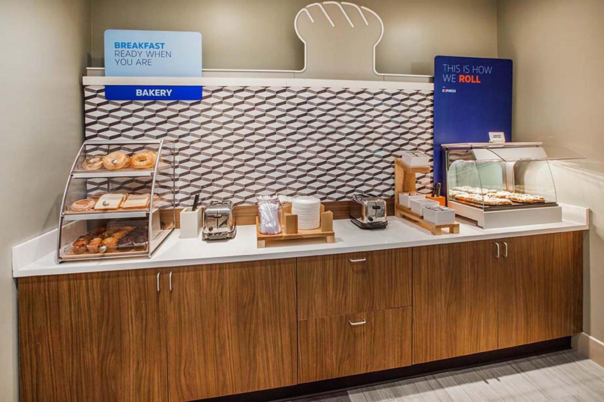 Holiday Inn Express & Suites Terrace By Ihg Bagian luar foto
