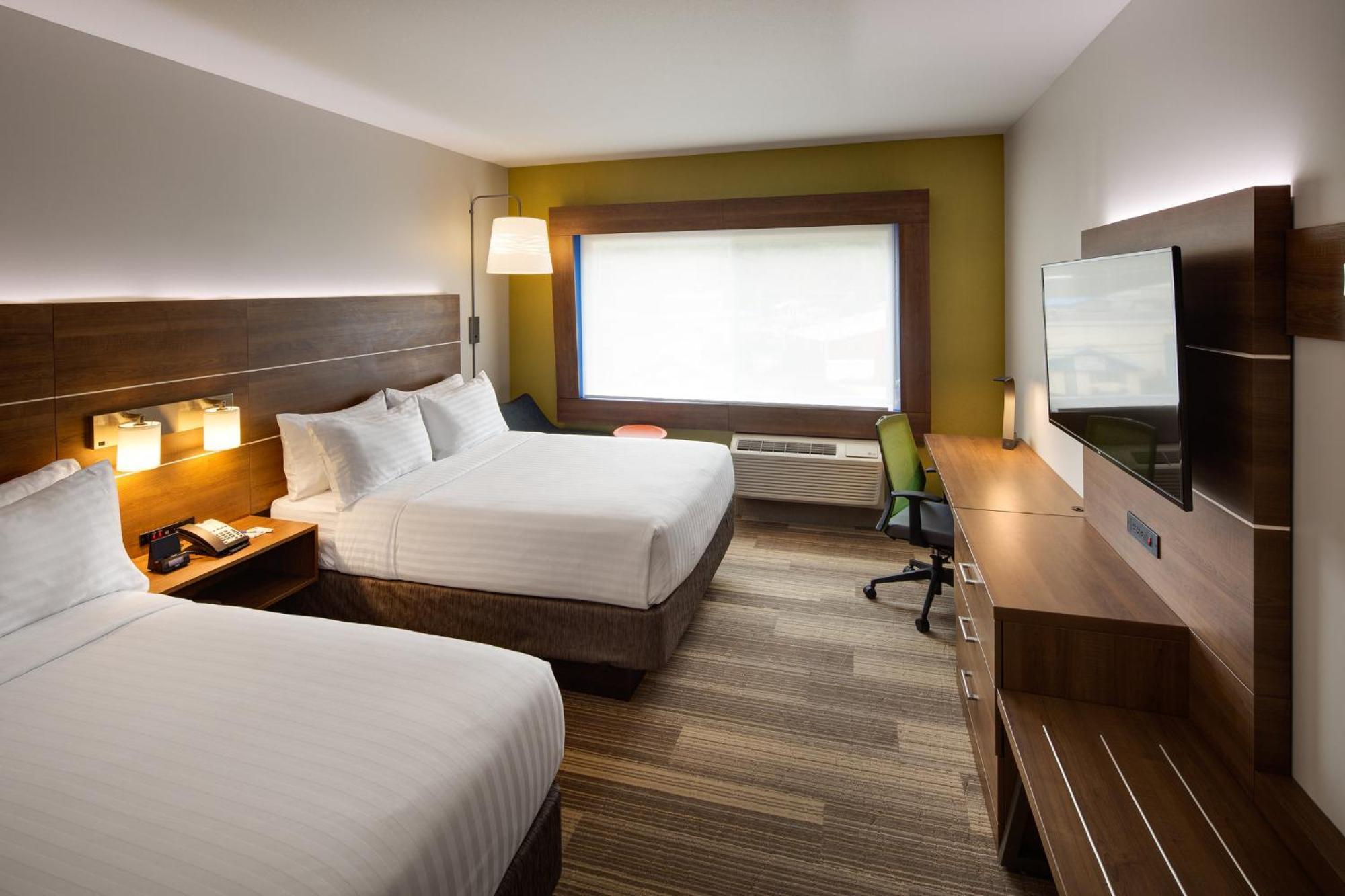 Holiday Inn Express & Suites Terrace By Ihg Bagian luar foto